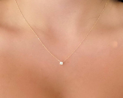 Diamond solitaire necklace in 925 sterling silver for everyday wear